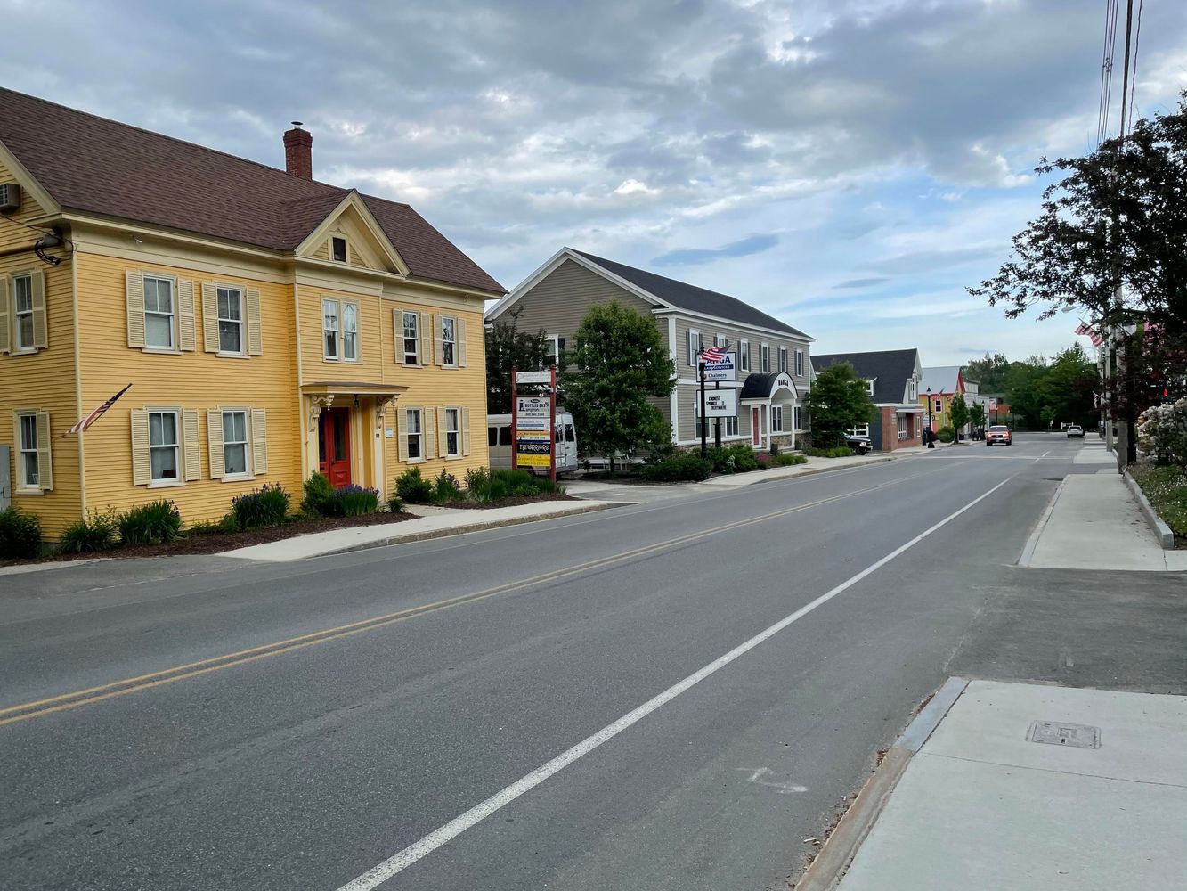 82 Main St, Bridgton, ME 04009